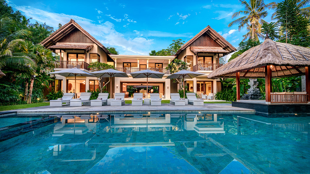 Seseh Beach Villa II - Indulge yourself in luxurious escape
